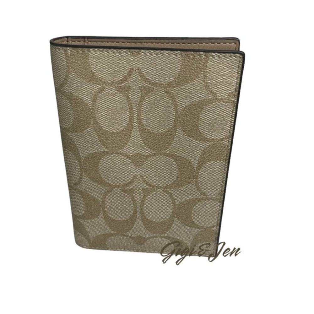 Coach Passport Case In Signature Canvas New